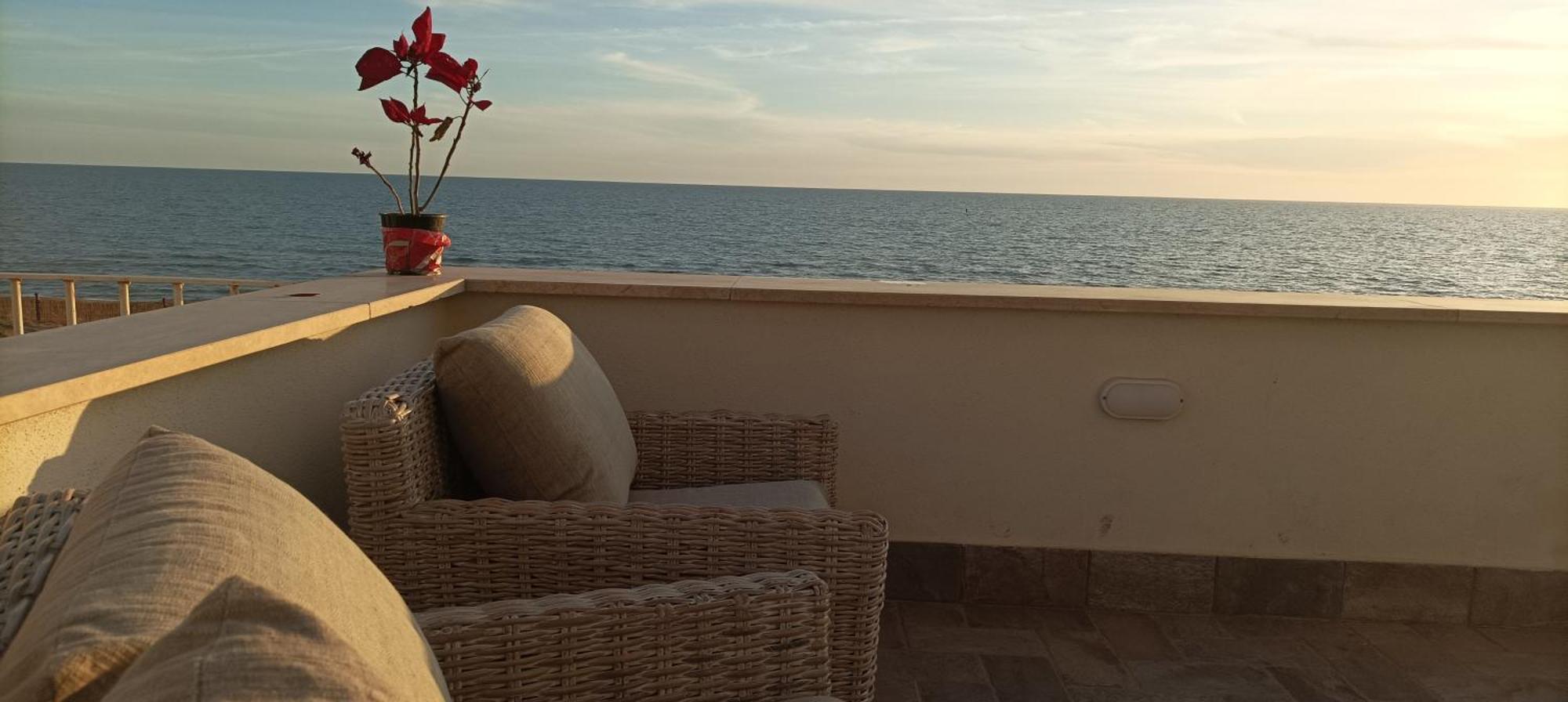 The Suite On The Beach Torvaianica Exterior photo
