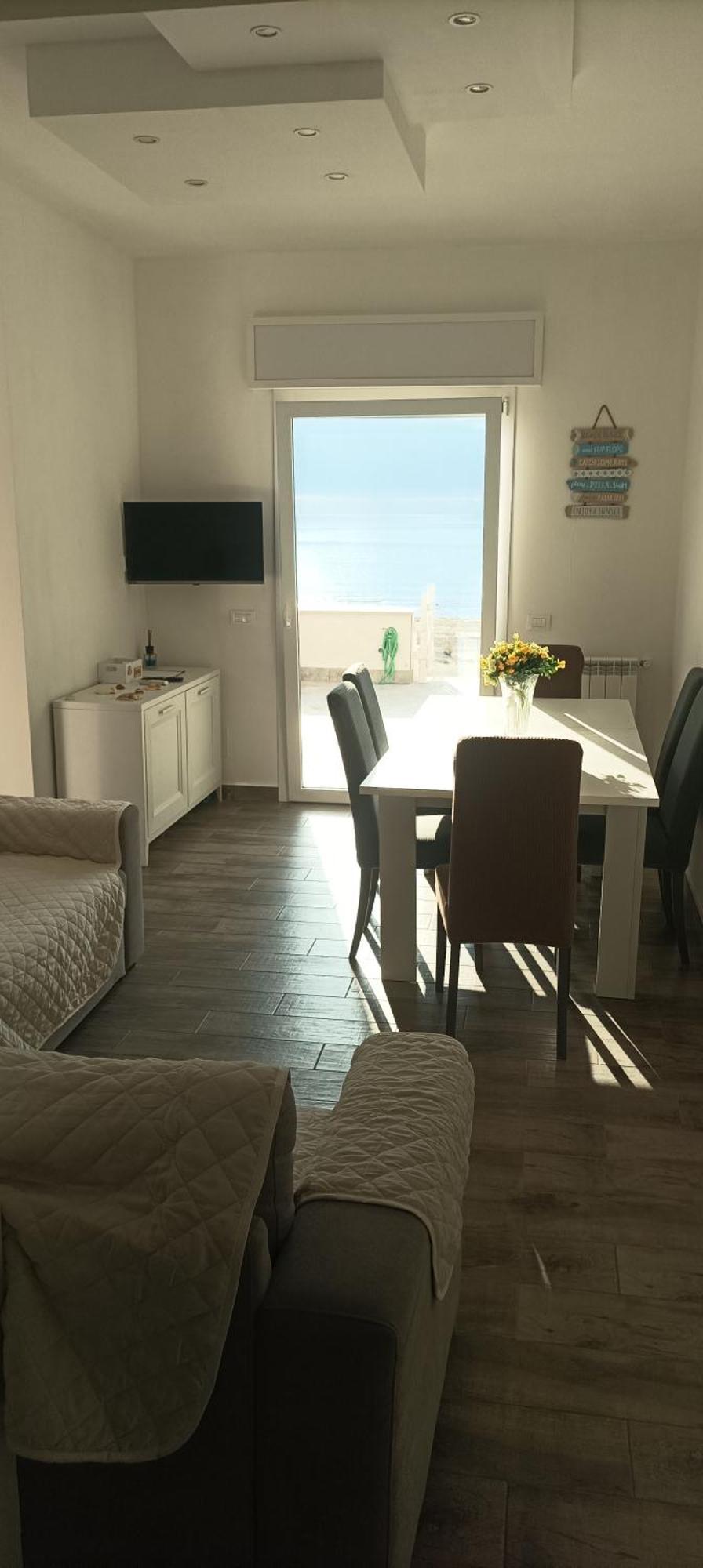 The Suite On The Beach Torvaianica Exterior photo