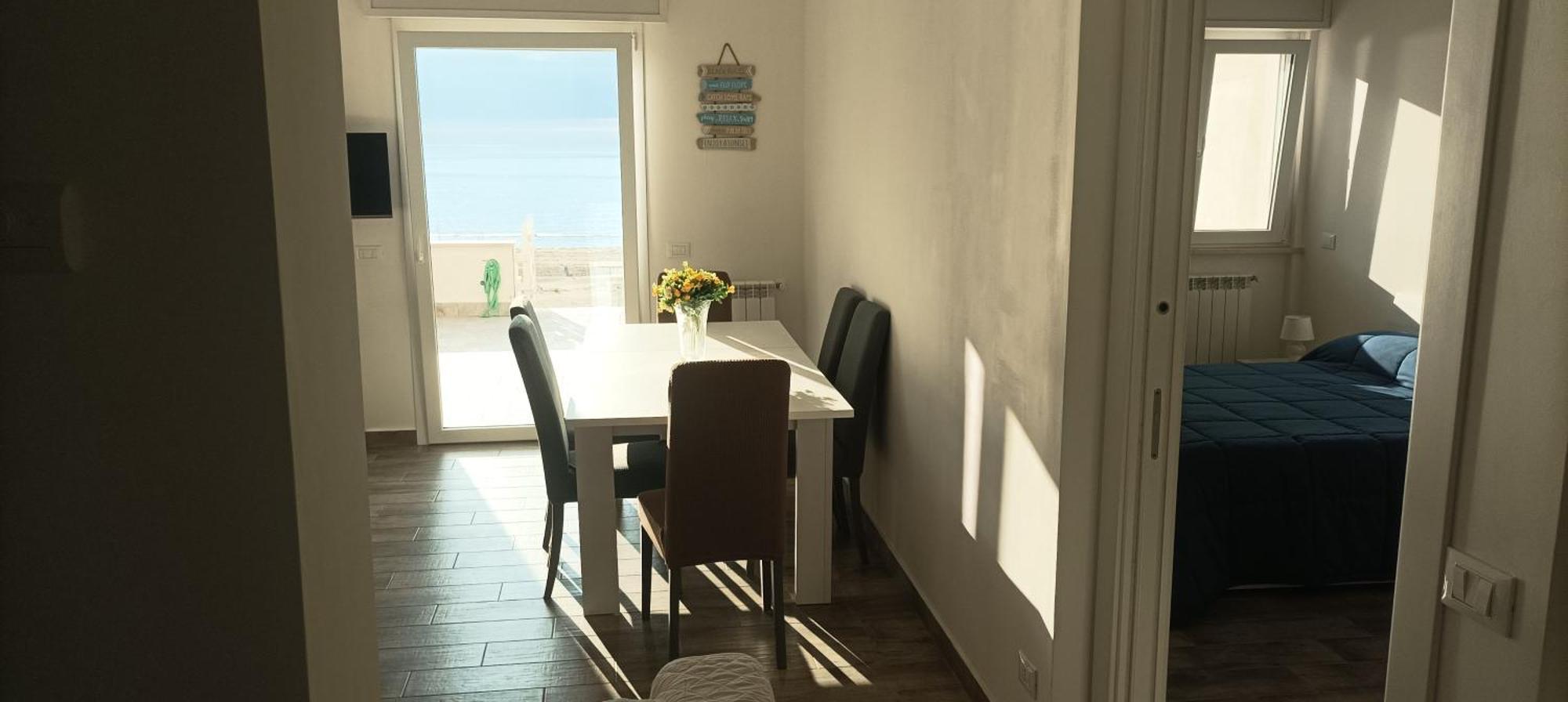 The Suite On The Beach Torvaianica Exterior photo