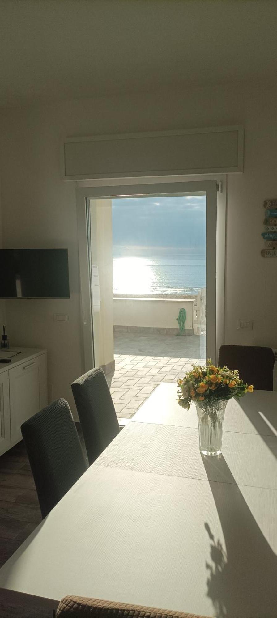 The Suite On The Beach Torvaianica Exterior photo