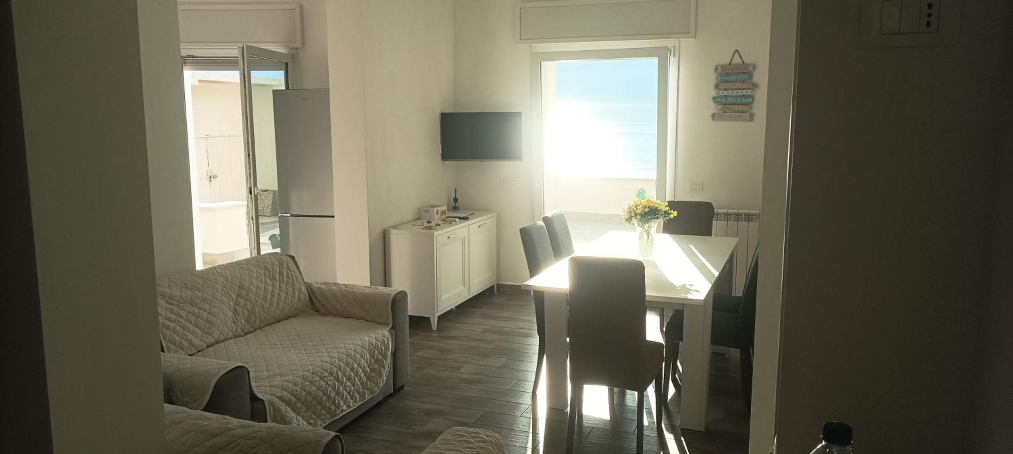 The Suite On The Beach Torvaianica Exterior photo