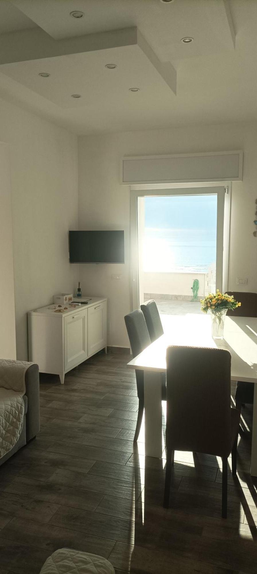 The Suite On The Beach Torvaianica Exterior photo